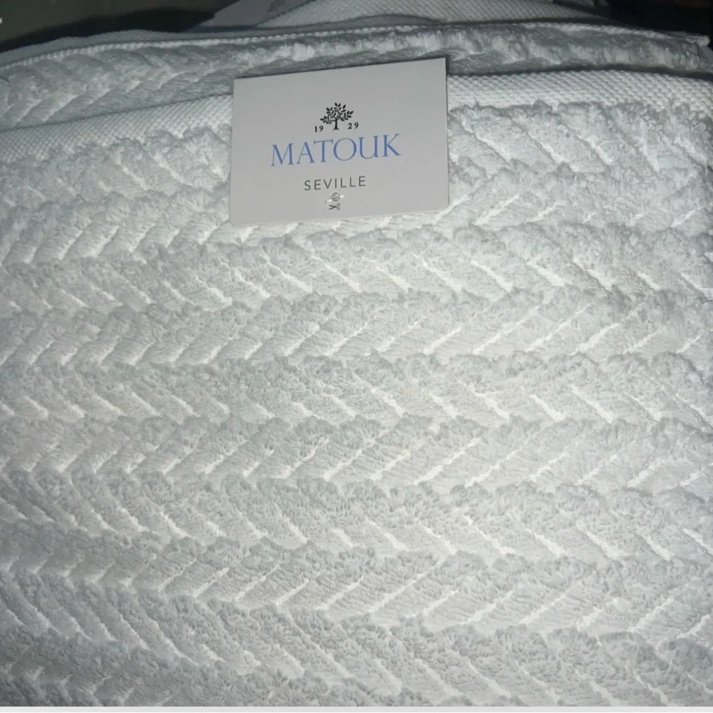 Matouk Seville Bath Towel 30x57” White Loose Braid Pattern 100% Cotton NWT